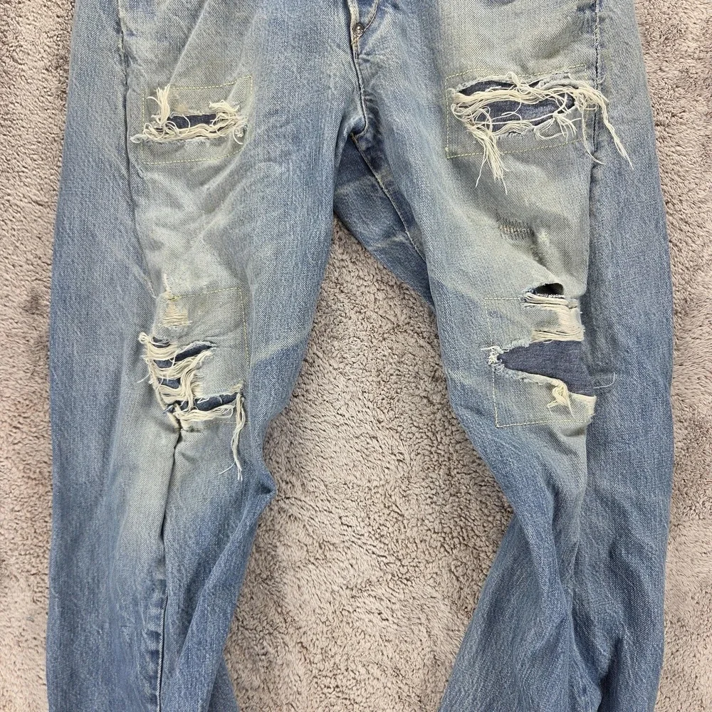 VTG Levis Engineered Jeans Men Thrashed Destroyed Twisted Buckle Back Fits 31x30